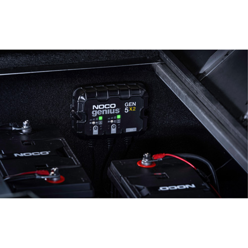 Chargeur de batterie embarqu&eacute; &agrave; 2 sorties de 10 amp&egrave;res Gen5X2 Genius Action Paper