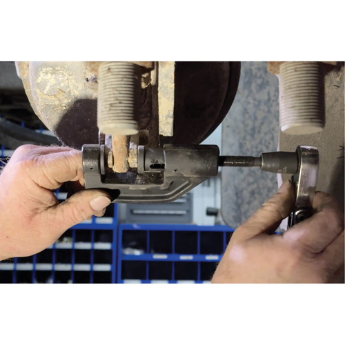 Slack Adjuster Rod Pin Press for Class 6-8 Trucks Action Paper
