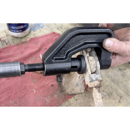 Presse-axe de chape de frein pour camions de classes 6 &agrave; 8 Action Paper