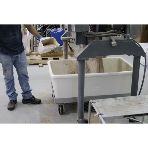 M&eacute;ga pelle &agrave; main, Plastique, Rouge, 128 oz. Action Paper