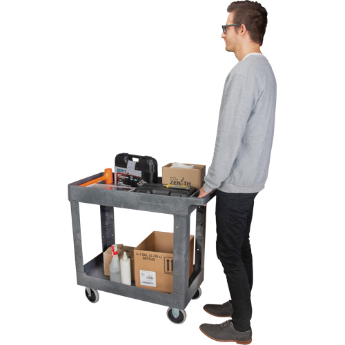 Chariot utilitaire pour l'entretien, 2 tiers, 16-1/2" x 32-1/2" x 34-1/2", Capacit&eacute; 550 lb Action Paper