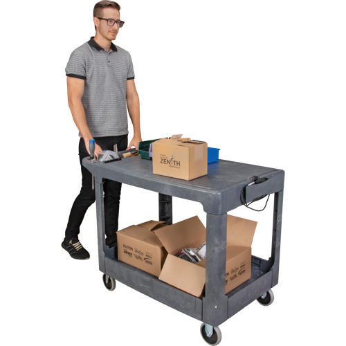 Chariot utilitaire pour l'entretien avec tablette plate, 2 tiers, 25-1/4" x 32-1/4" x 44", Capacit&eacute; 550 lb Action Paper