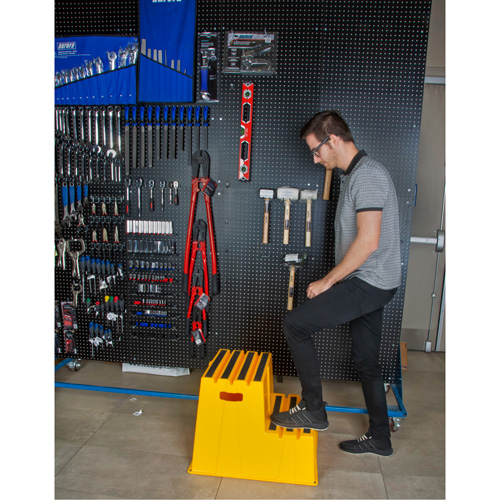 Escabeau industriel, 2 marches, 26" x 22-7/16" x Hauteur 19-11/16" Action Paper