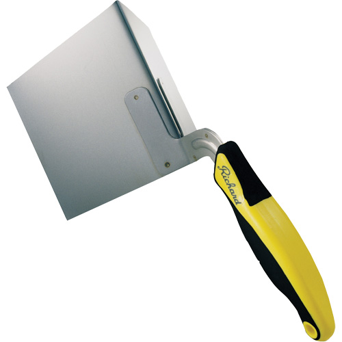 Ergo-Grip Corner Trowel Action Paper