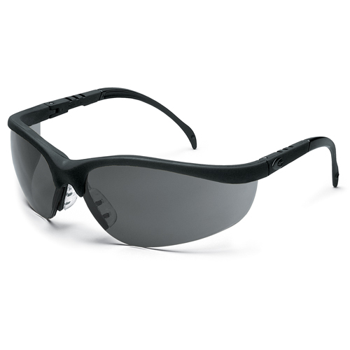 Lunettes de s&eacute;curit&eacute; Klondike, Lentille Grise/fum&eacute;e, Anti-&eacute;gratignures, R&eacute;pond ou surpasse la norme CSA Z94.3 Action Paper