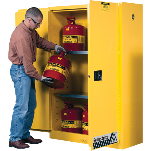 Armoires Sure-Grip EX pour produits inflammables, 45 gal., 2 Porte(s), 43" La x 65" h x 18" p Action Paper