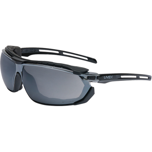 Lunettes de s&eacute;curit&eacute; &eacute;tanches Uvex Tirade, Lentille Argent/Miroir, Antibu&eacute;e, ANSI Z87+/R&eacute;pond ou surpasse la norme CSA Z94.3 Action Paper