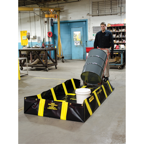 Bermes de confinement avec supports int&eacute;rieurs de parois QuickBerm , Capacit&eacute; 235 gal. US, 4' la x 8' lo x 12" h, Support &agrave; encliqueter Action Paper