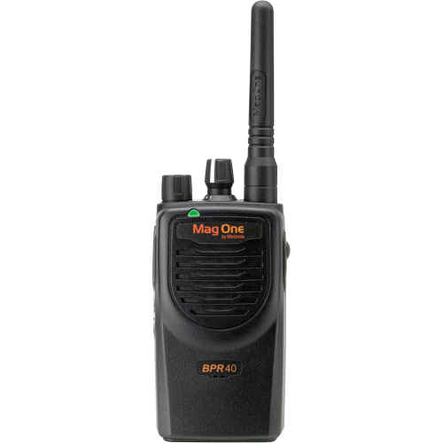 Radio portative de s&eacute;rie BPR40, Bande UHF/VHF, 16 canaux, Port&eacute;e 300 000 pi² Action Paper