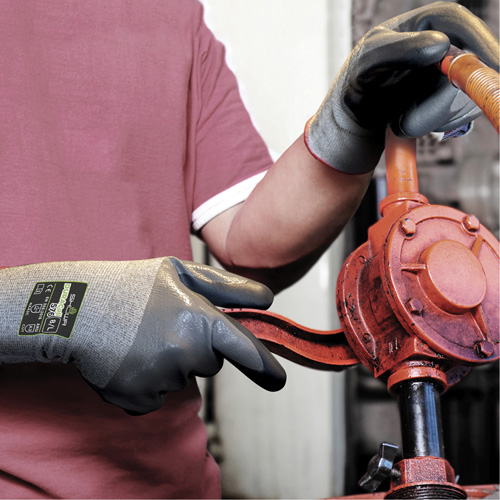 Gants r&eacute;sistants aux coupures 576, Taille 6/Petit, Calibre 13, Rev&ecirc;tement Mousse de nitrile, Enveloppe en PEHP, ANSI/ISEA 105 niveau 3/EN 388 niveau C Action Paper