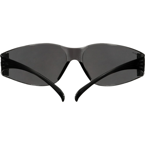 Lunettes de protection de s&eacute;rie 100 SecureFit, Lentille Gris, Antibu&eacute;e/Anti-&eacute;gratignures, ANSI Z87+/R&eacute;pond ou surpasse la norme CSA Z94.3 Action Paper