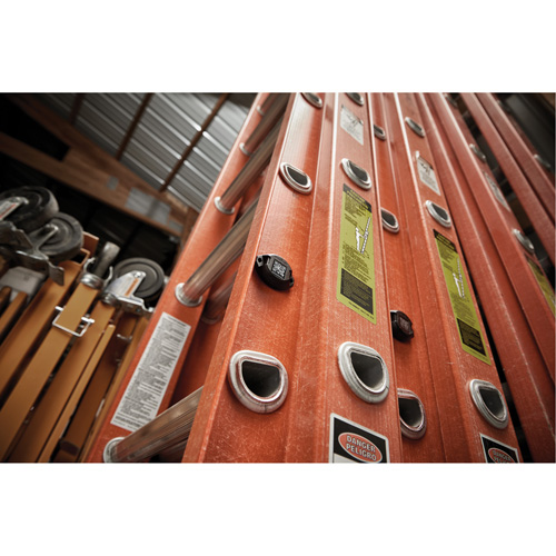 One-Key Bluetooth Tracking Tags Action Paper