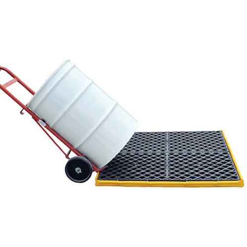 Ultra-Spill Deck flexible, &agrave; vessie, 4 barils, Capacit&eacute; de d&eacute;versement 110 gal. US, 51" x 48" x 5" Action Paper
