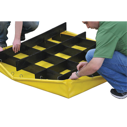 Ultra-Spill Pallet flexible, 4 barils, Capacit&eacute; de d&eacute;versement 66 gal. US, 48" x 48" x 7" Action Paper