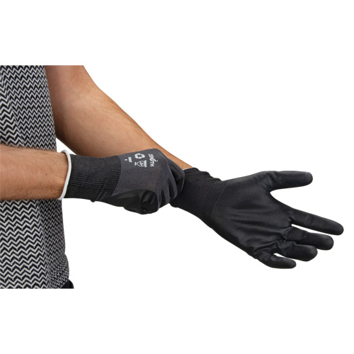 Gants &eacute;cologiques enduits et perm&eacute;ables &agrave; l'air, 9, R&ecirc;vetement Mousse de nitrile, Calibre 21, Enveloppe en Nylon/rPET Action Paper