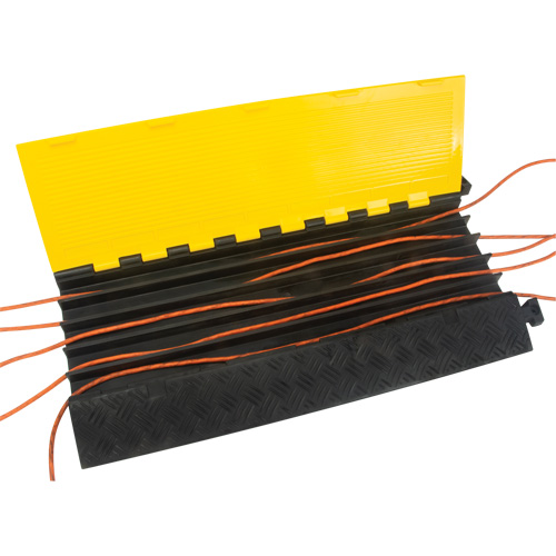 Protecteur de c&acirc;bles en polyur&eacute;thane, 5 canaux, 35,43" lo x 19,69" la x 2" h Action Paper