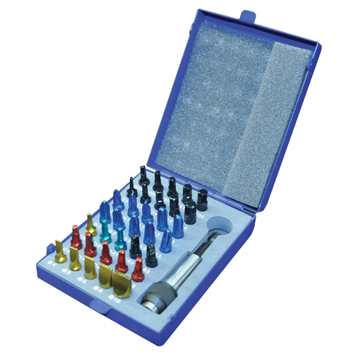 Jeu d'embouts &agrave; ins&eacute;rer de couleur avec boîtier en m&eacute;tal Action Paper