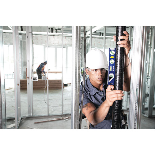 Niveau torpille robuste de s&eacute;rie 250, 9" lo, Aluminium, 4 fioles, Magn&eacute;tique Action Paper