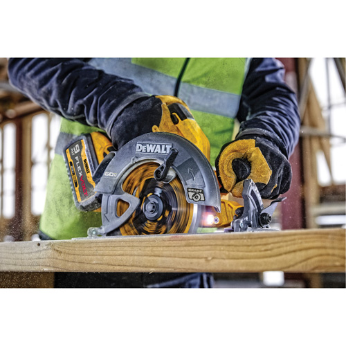 Ensemble scie circulaire sans fil Flexvolt Max** avec frein &eacute;lectrique, 7-1/4", 60 V Action Paper