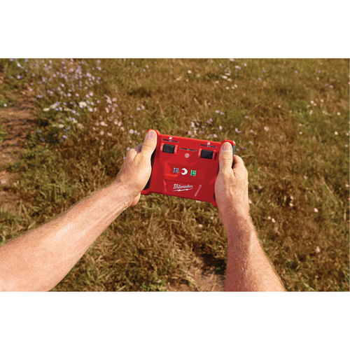 Coupe-c&acirc;ble pour c&acirc;bles souterrains de 3" M18 Force Logic avec t&eacute;l&eacute;commande sans fil Action Paper
