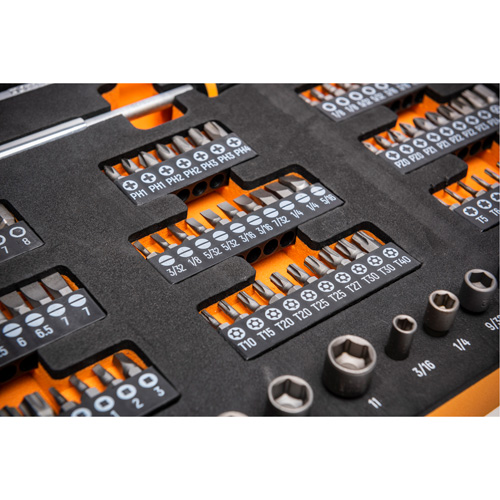 Jeu d'outils &agrave; t&ecirc;te &eacute;troite pour m&eacute;canicien dans un plateau de rangement en mousse Action Paper