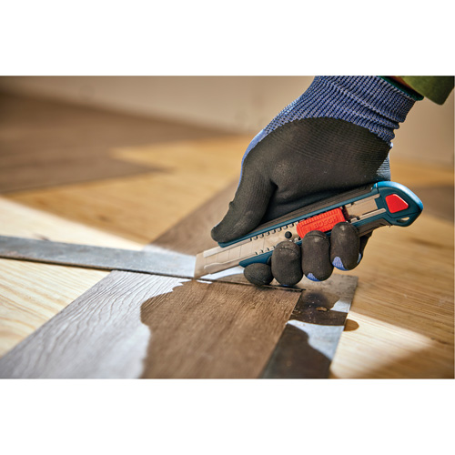18mm Snap-Off Utility Knife Action Paper