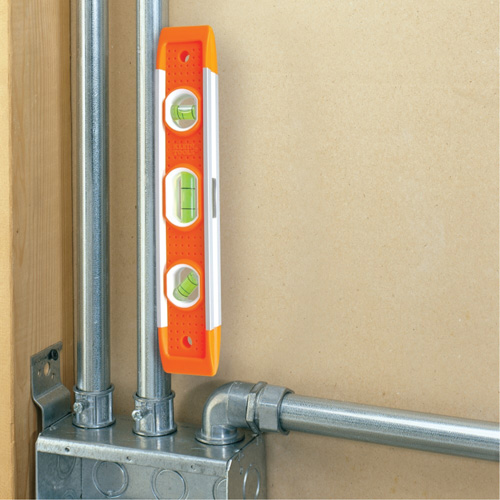 Niveau torpille, 9" lo, Plastique, 3 fioles, Magn&eacute;tique Action Paper