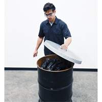 Couvercle pour baril ouvert en acier galvanis&eacute; Action Paper