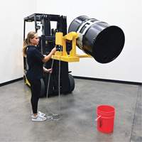 Porte-baril pour chariot &agrave; fourche, Pour 55 gal. US (45,8 gal imp&eacute;rial) Action Paper