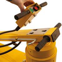 Mammut Jack, 165 Ton(s), Air Hydraulic Action Paper