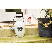 Vaporisateur pour usage multiple Grab & Go, 1 gal. (4,5 L), Poly&eacute;thyl&egrave;ne, Lance de 10" Action Paper