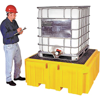 GRV Spill Pallet Plus avec drain, Capacit&eacute; de d&eacute;versement 365 gal. US, 62" x 62" x 28" Action Paper