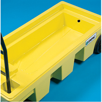 Chariots Poly-Spillcart, 66,5" lo x 29" la x 43,9" h, Cap. de d&eacute;versement 57 gal. US Action Paper