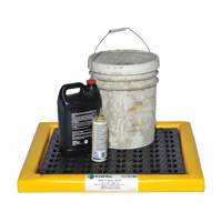 Poly-Spillpad Pads, 24" L x 24" W x 2" H, 2 US gal. Spill Capacity Action Paper