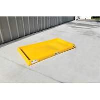 Ultra-Containment Tray&reg;, 54" L x 29.8" W x 3.5" H, 16.5 US gal. Spill Capacity Action Paper