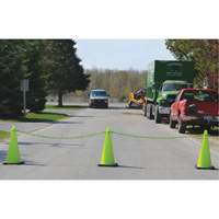 Ensemble de c&ocirc;nes de signalisation et chaînes, 28", Orange, Bande(s) r&eacute;fl&eacute;chissante(s) 4" & 6" Action Paper