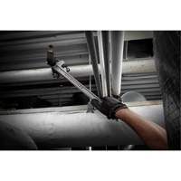 Cl&eacute; &agrave; tuyau avec manche Powerlength, Cap des m&acirc;choires 1-1/2", Longueur 10" Action Paper