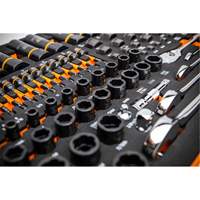 Jeu d'outils pour m&eacute;canicien Bolt Biter dans un plateau de rangement en mousse 97 mcx Action Paper