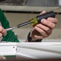 Tournevis/tourne-&eacute;crou 11-en-1, Prise Coussin&eacute;e Action Paper